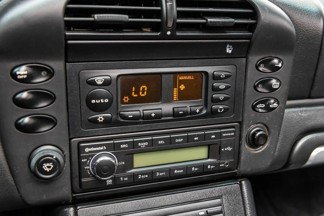 2003 Porsche 996 Carrera - Image 26 of 31