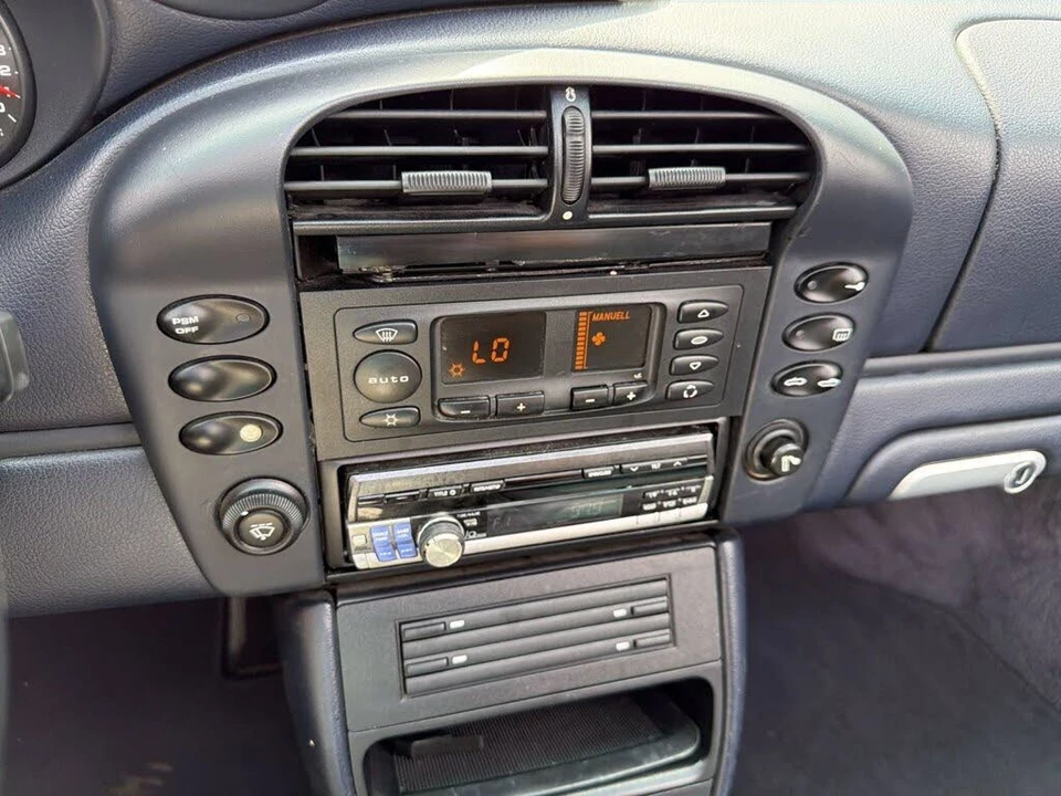2003 Porsche 996 Carrera - Image 16 of 31