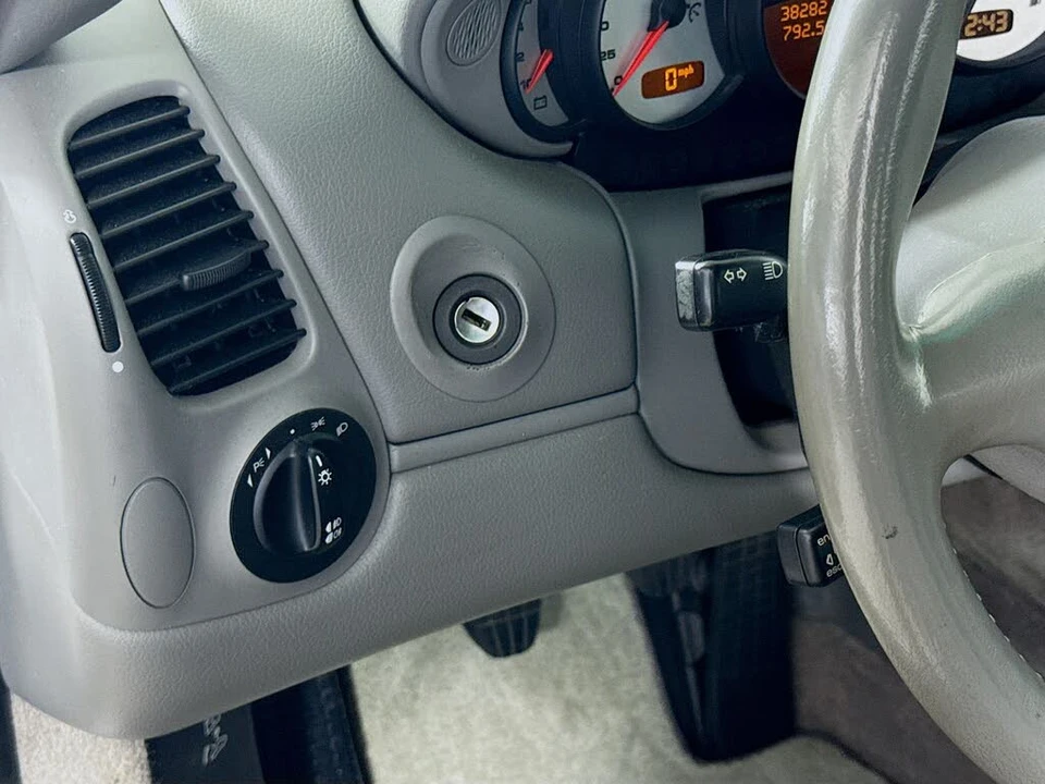 2003 Porsche 996 Carrera - Image 13 of 25