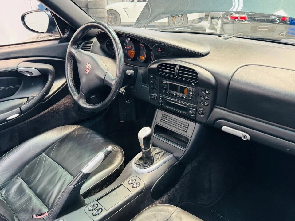 2003 Porsche 996 Carrera - Image 11 of 31