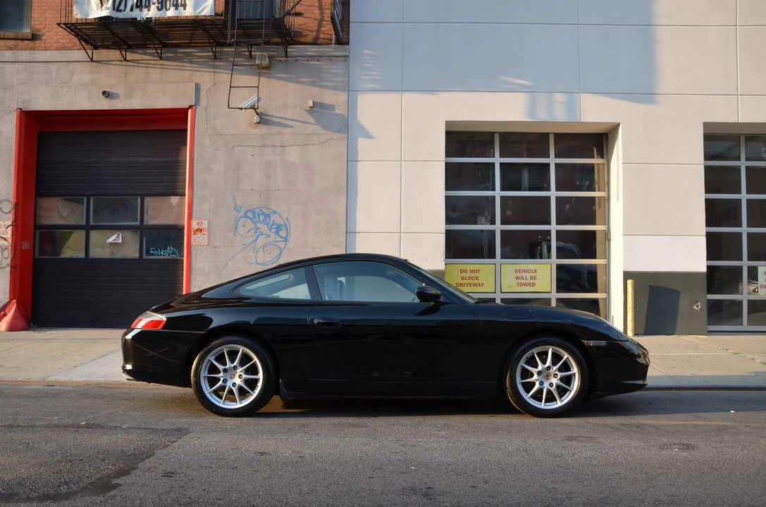 2003 Porsche 996 Carrera - Image 22 of 31