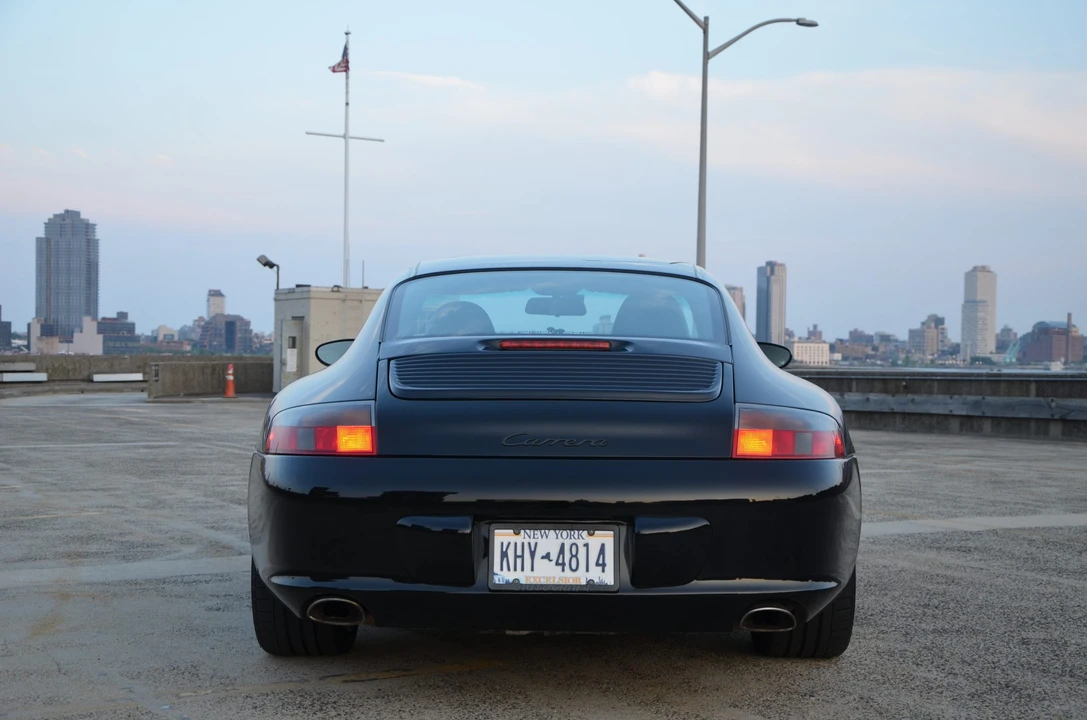 2003 Porsche 996 Carrera - Image 9 of 31