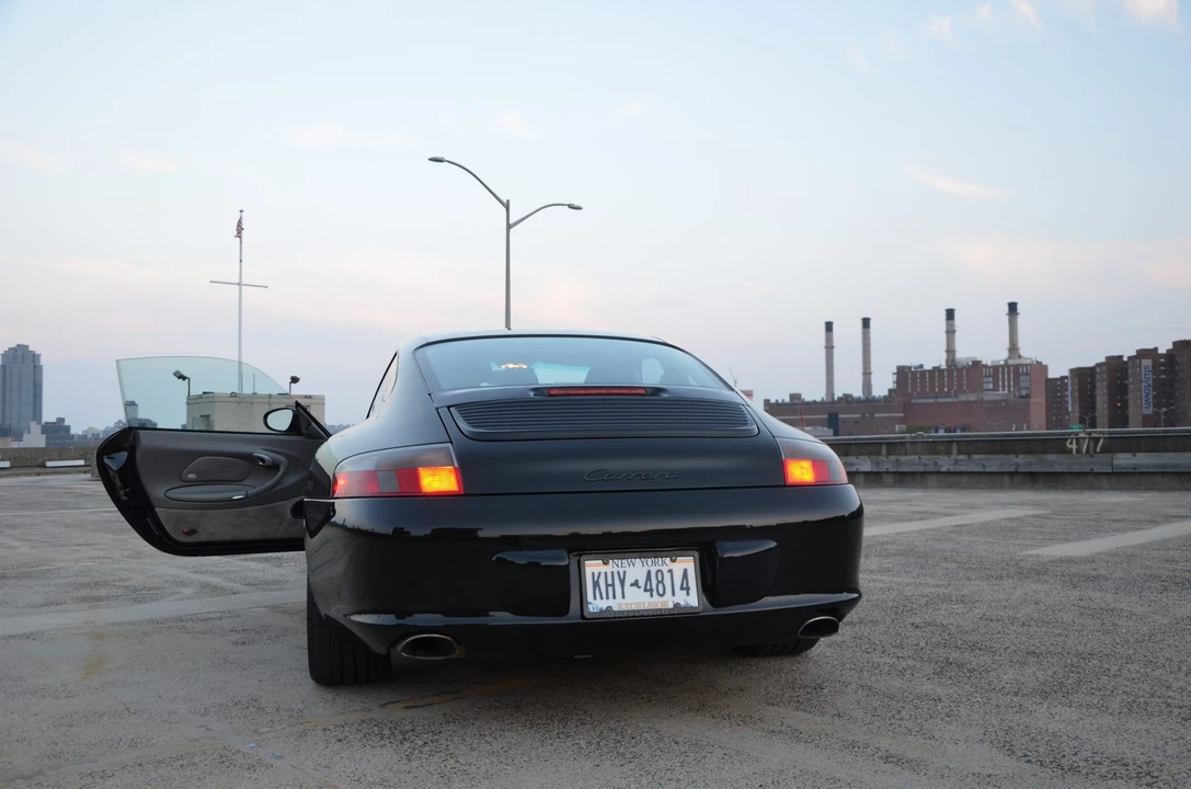 2003 Porsche 996 Carrera - Image 16 of 31