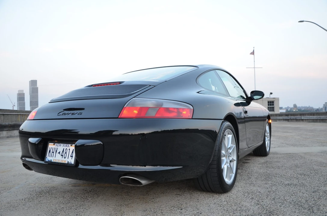 2003 Porsche 996 Carrera - Image 11 of 31