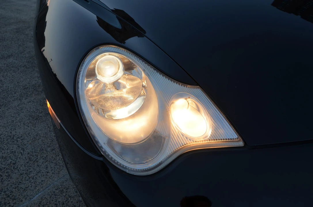 2003 Porsche 996 Carrera - Image 23 of 31
