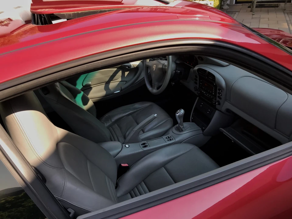 2003 Porsche 996 Carrera - Image 27 of 31