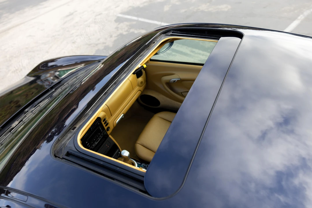 2003 Porsche 996 Carrera - Image 27 of 31