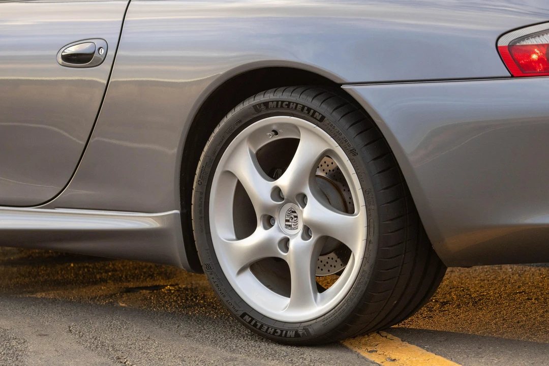 2003 Porsche 996 Carrera - Image 24 of 31