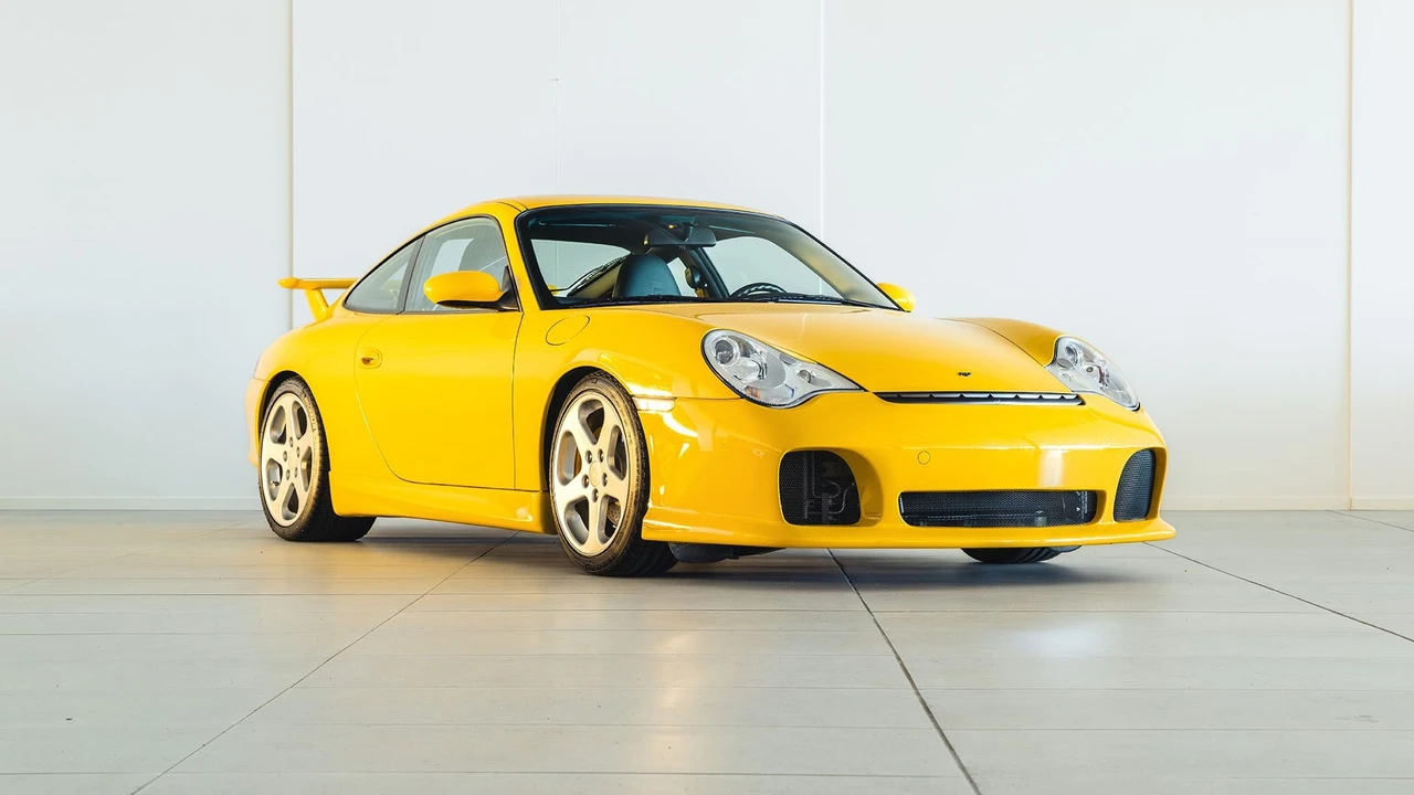 2003 Porsche 911 - Image 13 of 31