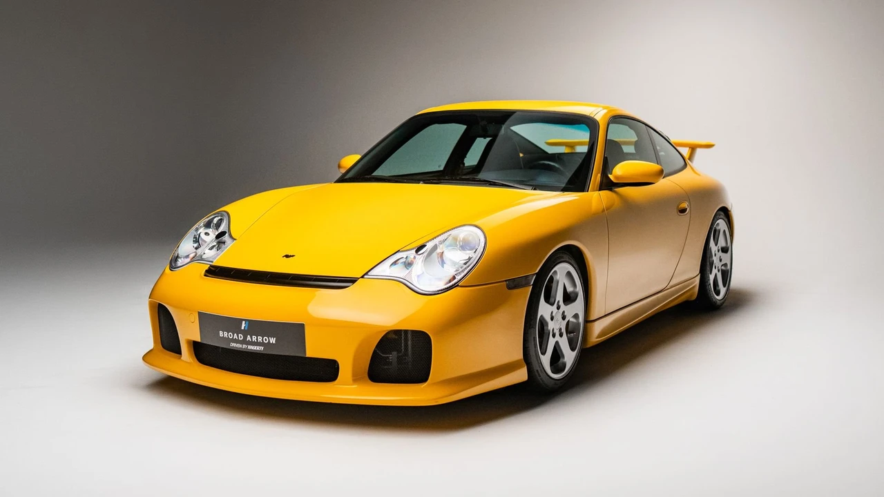 2003 Porsche 911 - Image 9 of 31