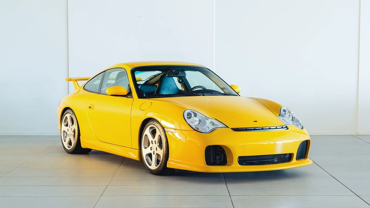 2003 Porsche 911 - Image 10 of 31