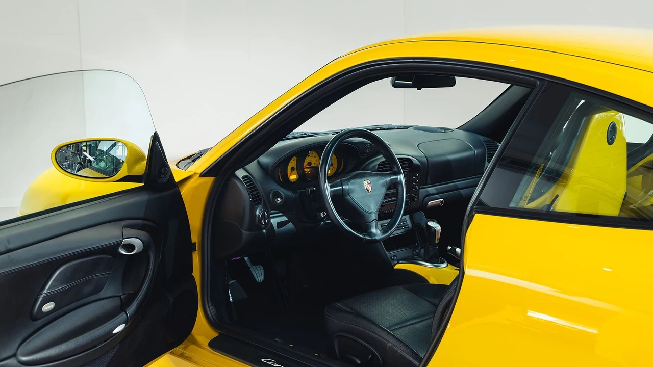2003 Porsche 911 - Image 30 of 31