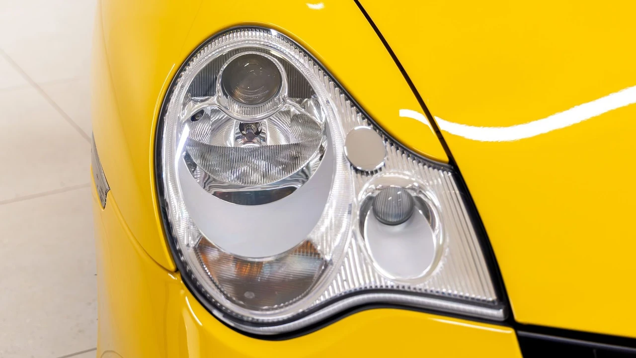 2003 Porsche 911 - Image 26 of 31