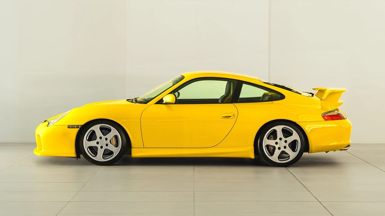 2003 Porsche 911 - Image 25 of 31