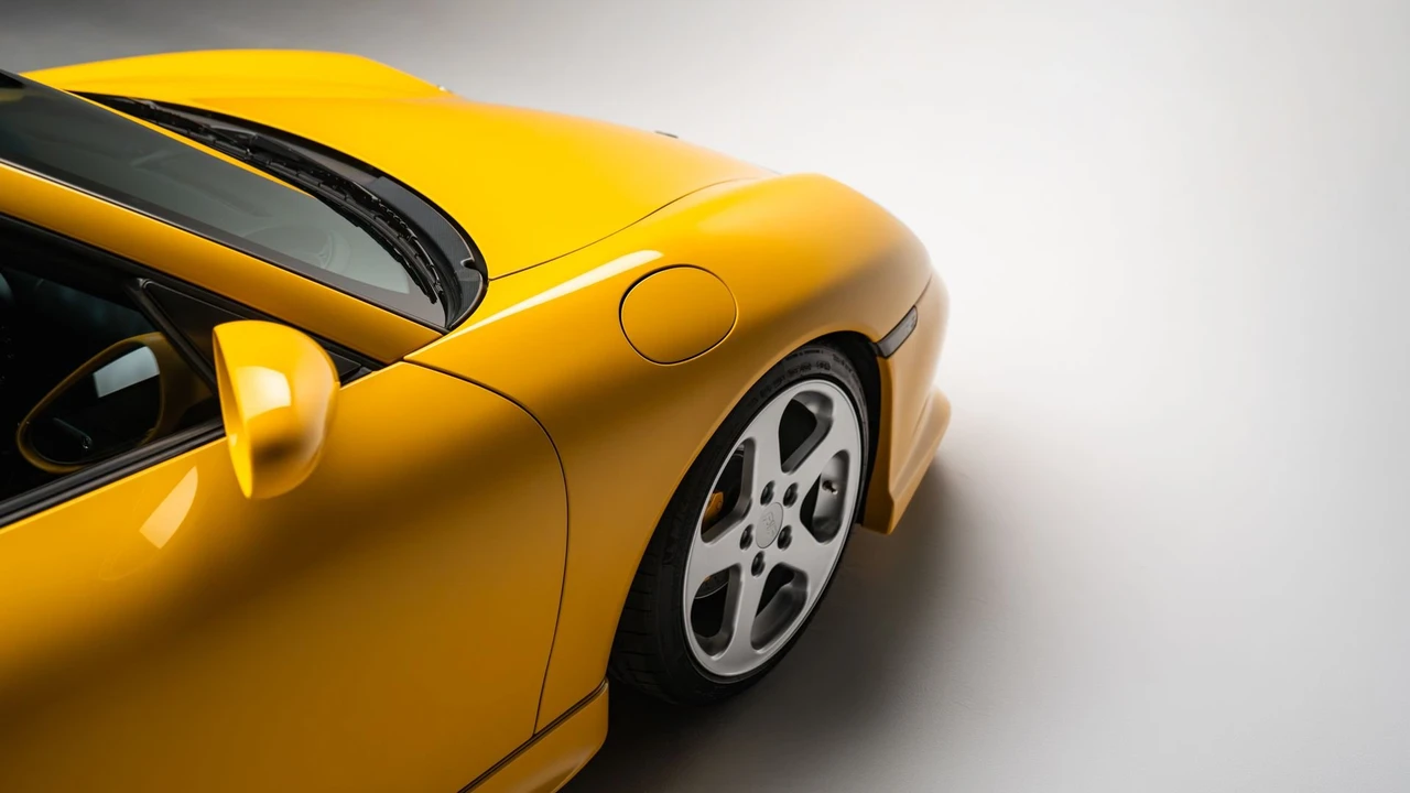 2003 Porsche 911 - Image 21 of 31
