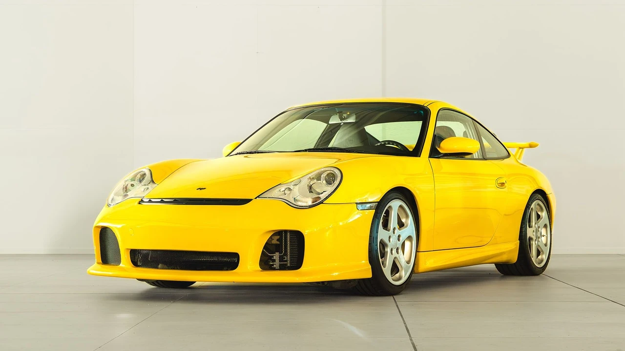 2003 Porsche 911 - Image 24 of 31