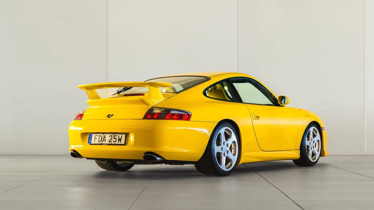 2003 Porsche 911 - Image 17 of 31