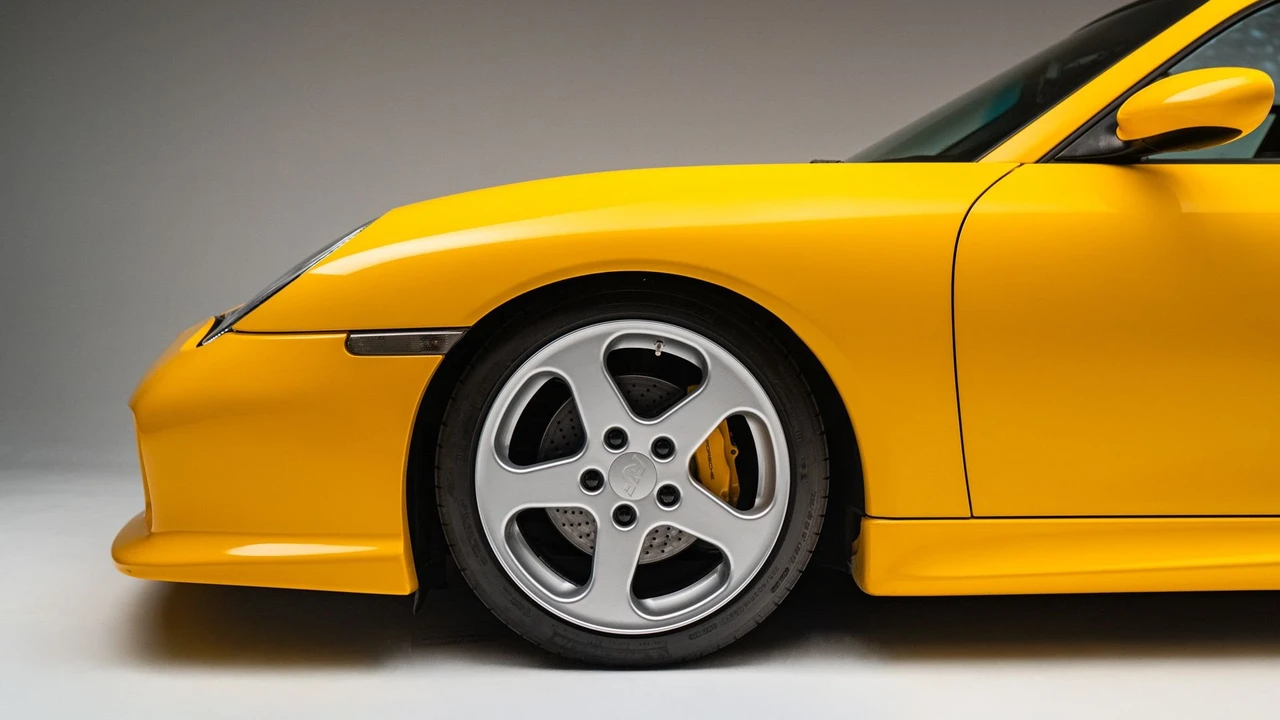 2003 Porsche 911 - Image 14 of 31