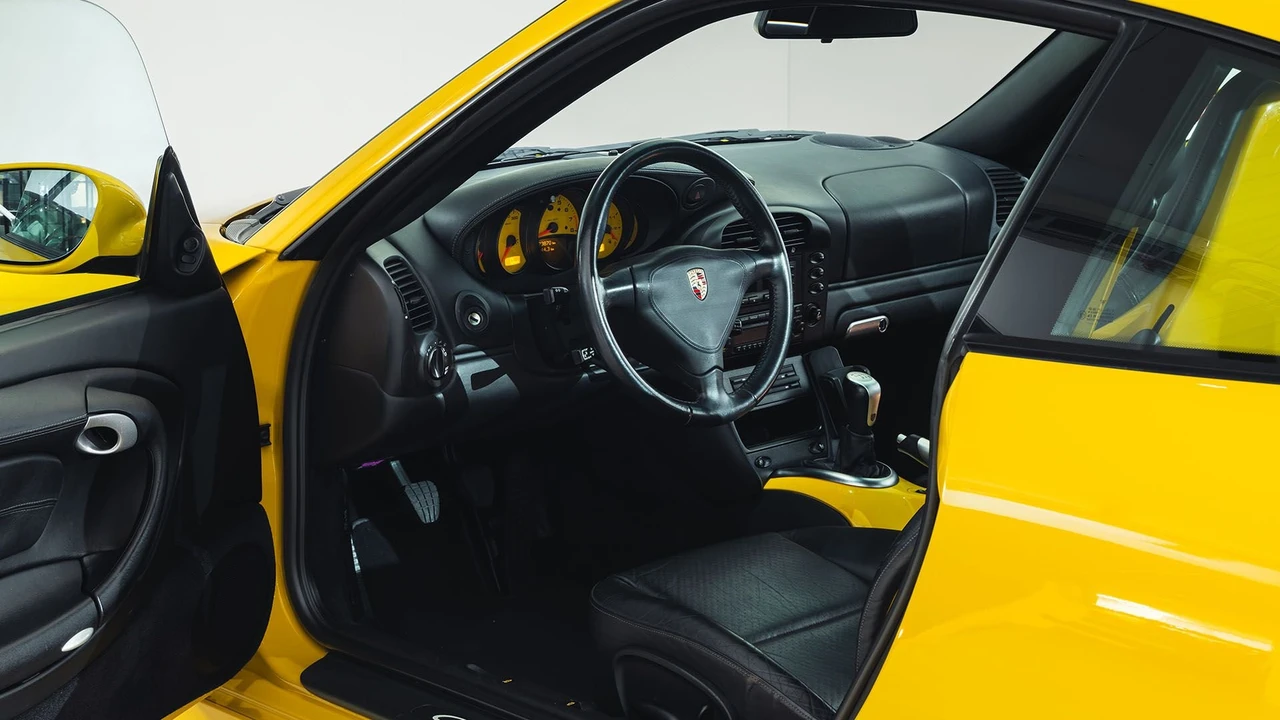 2003 Porsche 911 - Image 6 of 31