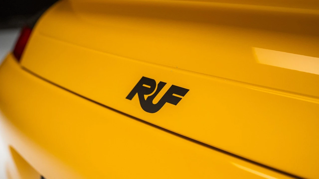 2003 Porsche 911 - Image 6 of 31
