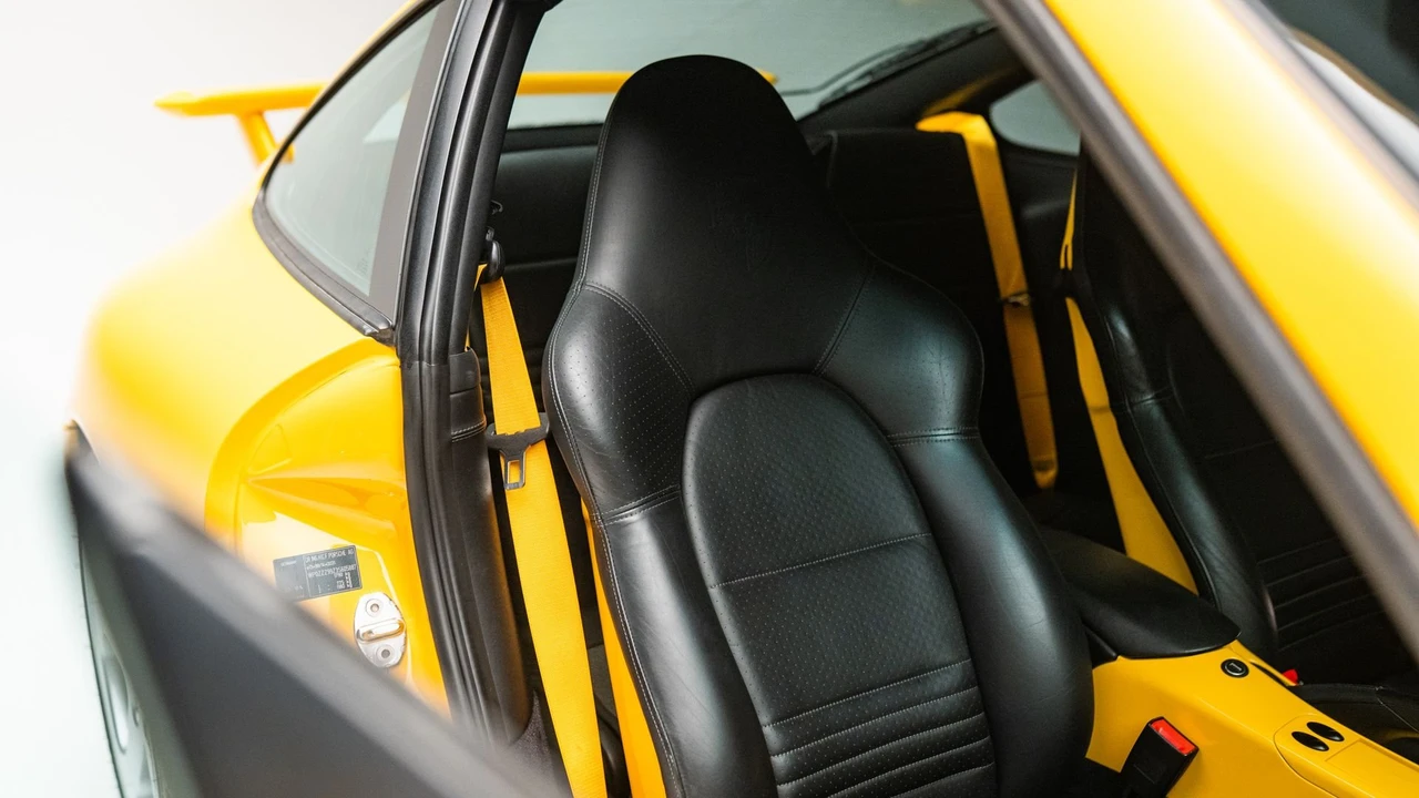 2003 Porsche 911 - Image 7 of 31