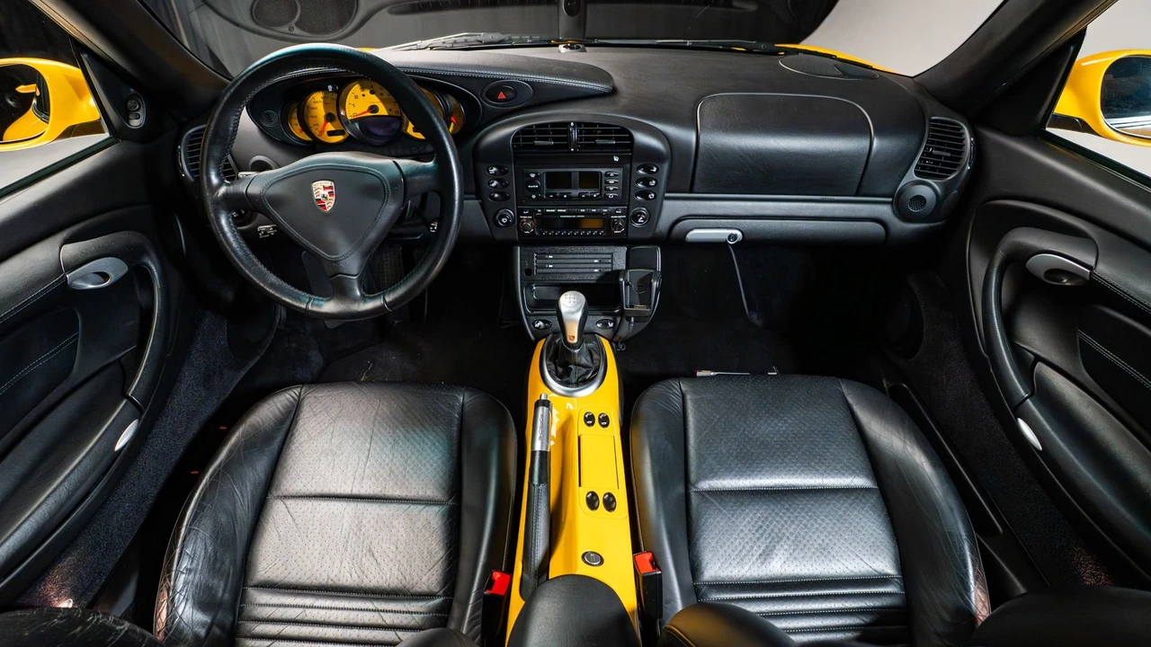 2003 Porsche 911 - Image 12 of 31