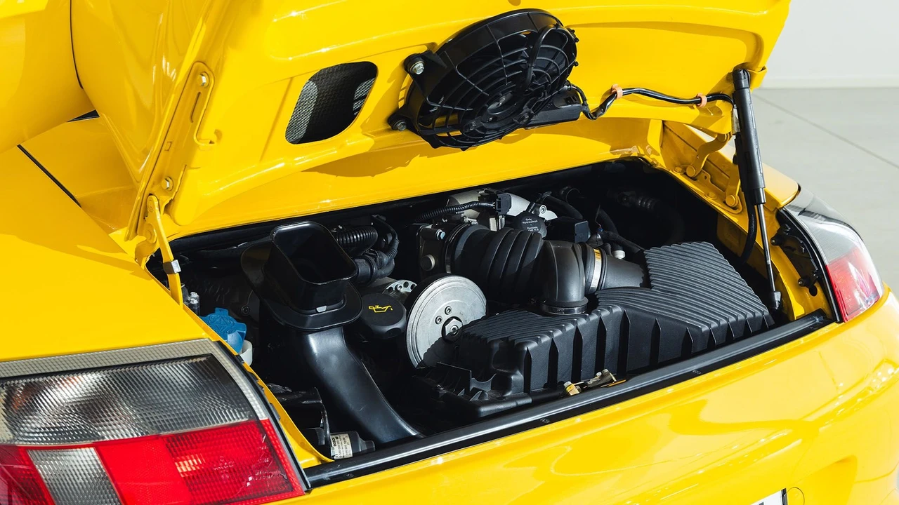 2003 Porsche 911 - Image 8 of 31