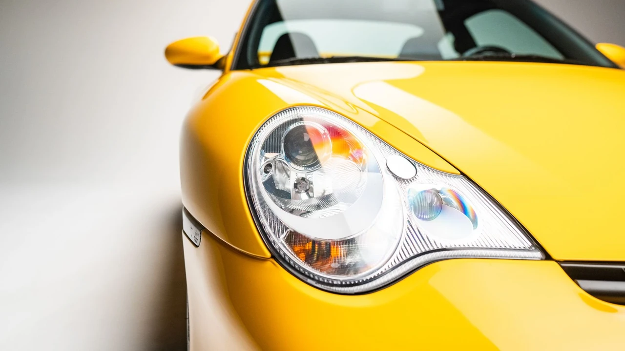 2003 Porsche 911 - Image 20 of 31