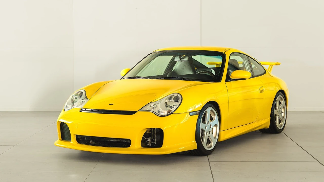 2003 Porsche 911 - Image 21 of 31