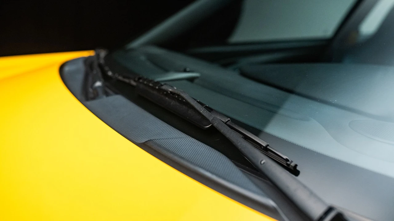 2003 Porsche 911 - Image 25 of 31