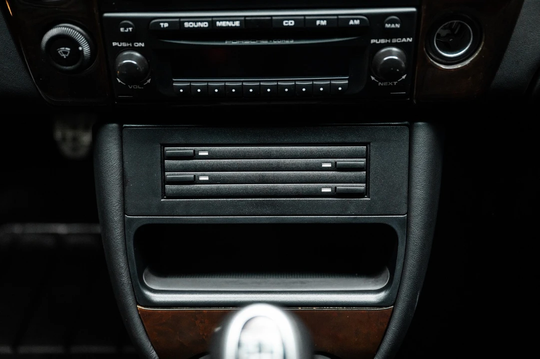 2003 Porsche 911 - Image 18 of 31