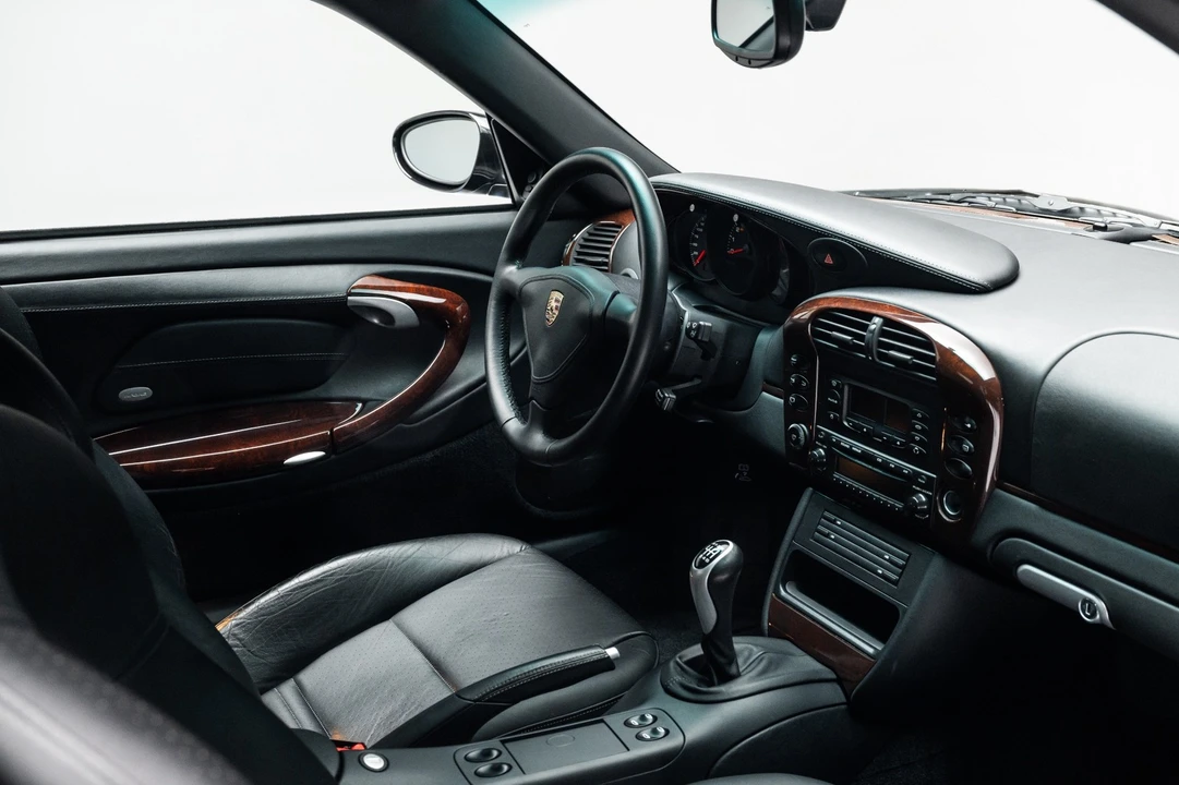 2003 Porsche 911 - Image 28 of 31