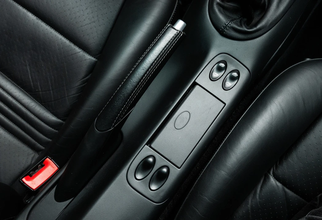 2003 Porsche 911 - Image 21 of 31