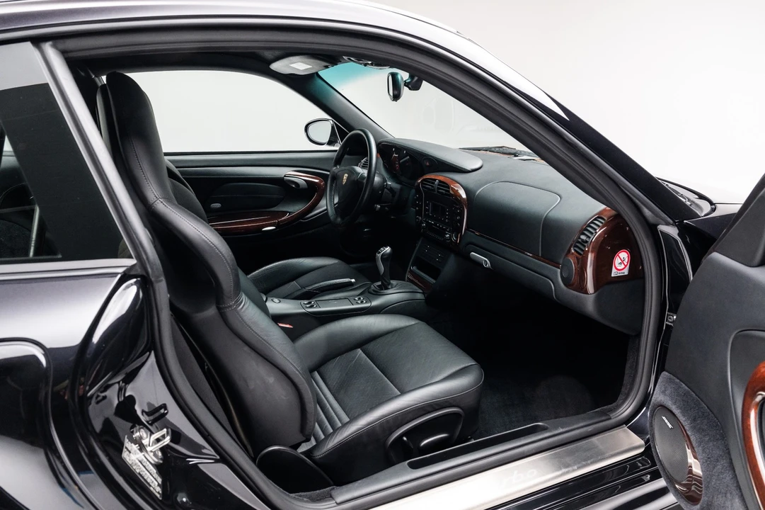2003 Porsche 996 Carrera - Image 27 of 31