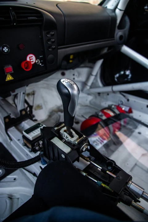 2003 Porsche 996 GT3 - Image 29 of 31