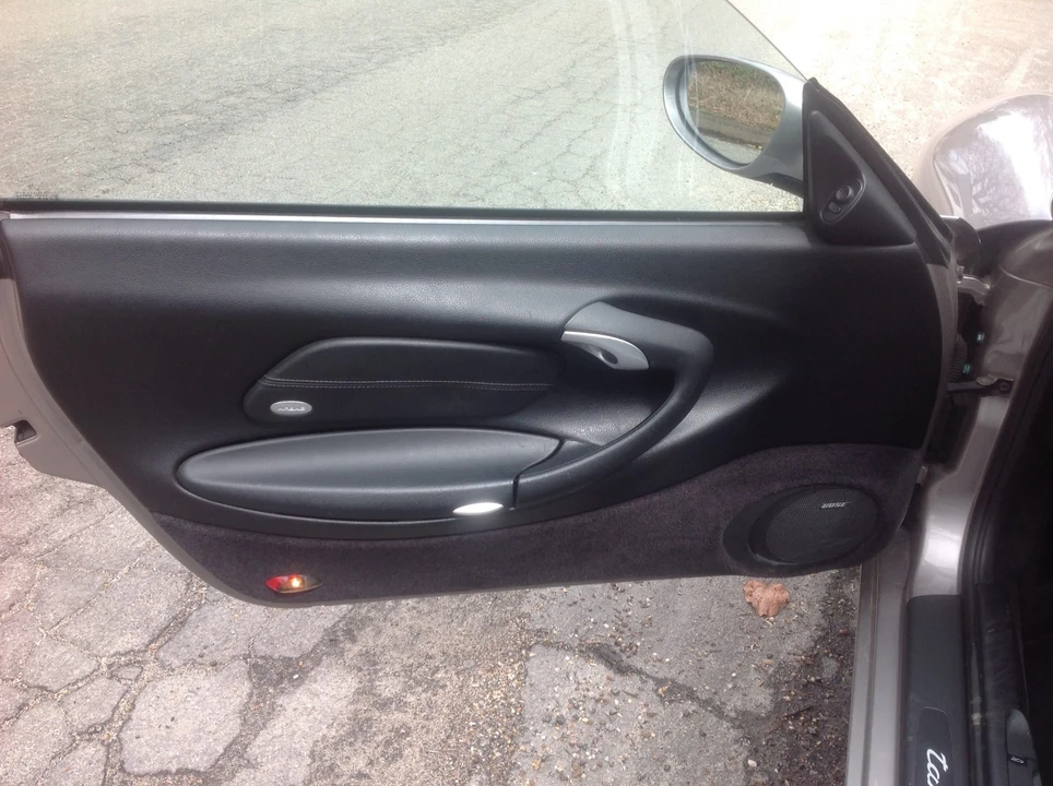 2003 Porsche 996 Carrera - Image 27 of 31