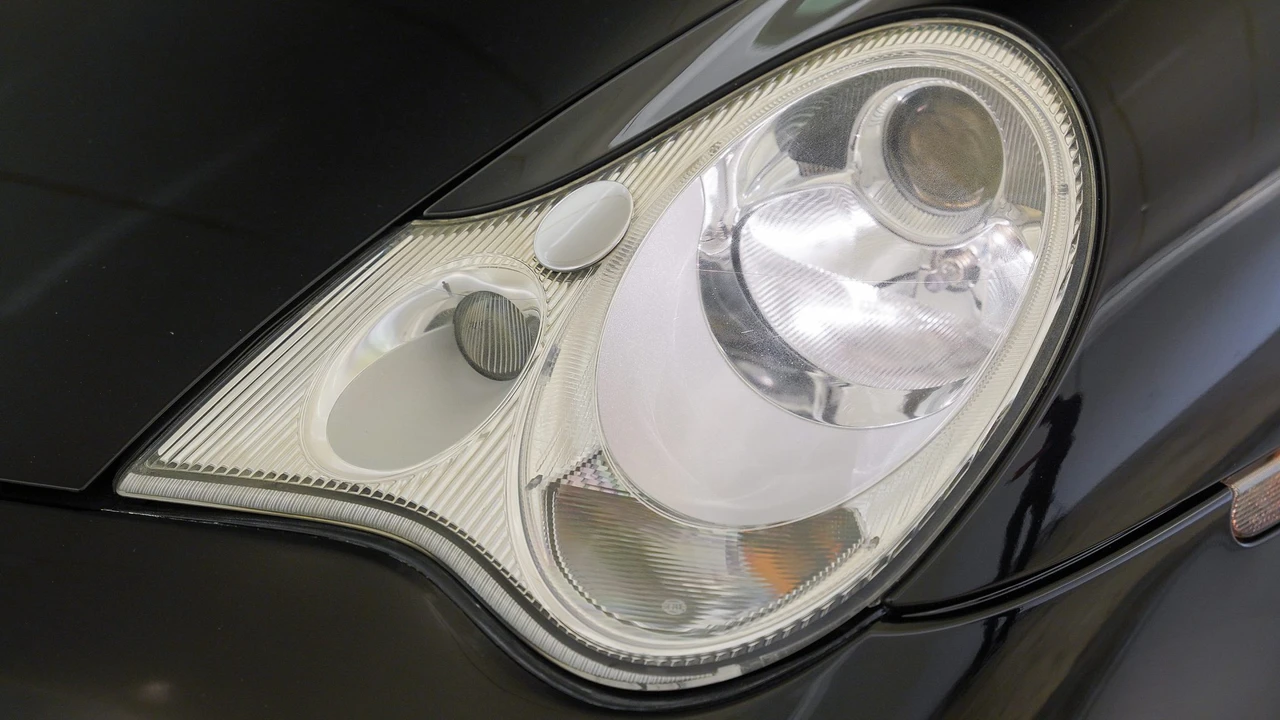 2003 Porsche 996 Carrera - Image 11 of 31