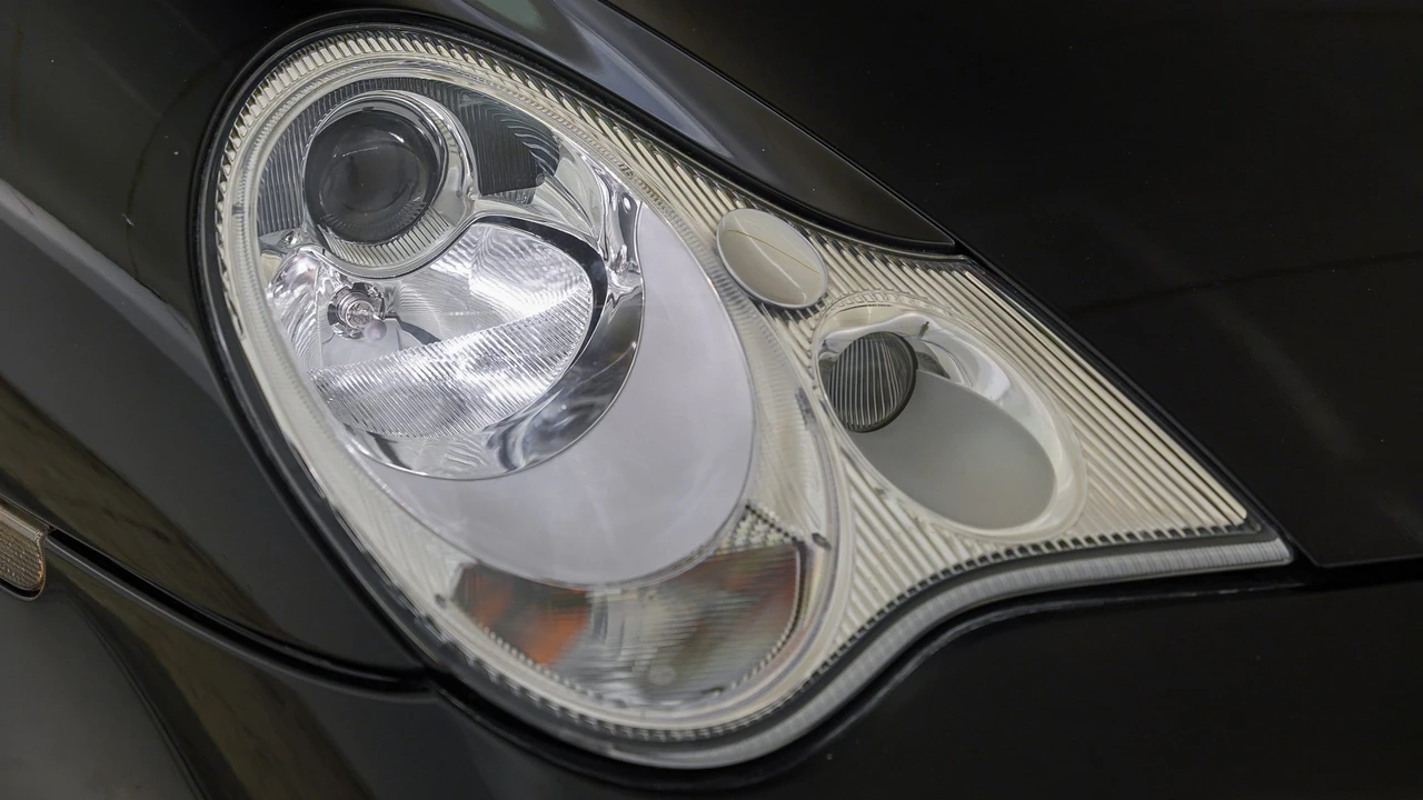 2003 Porsche 996 Carrera - Image 9 of 31