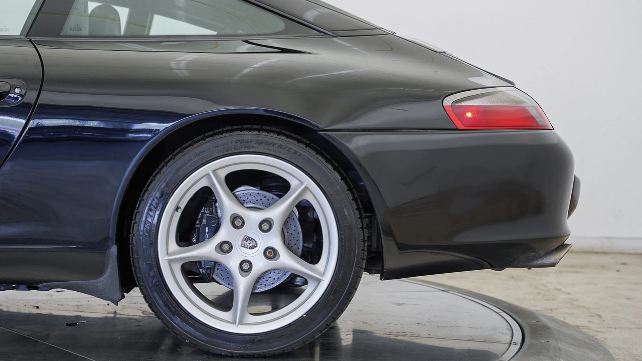 2003 Porsche 996 Carrera - Image 18 of 31