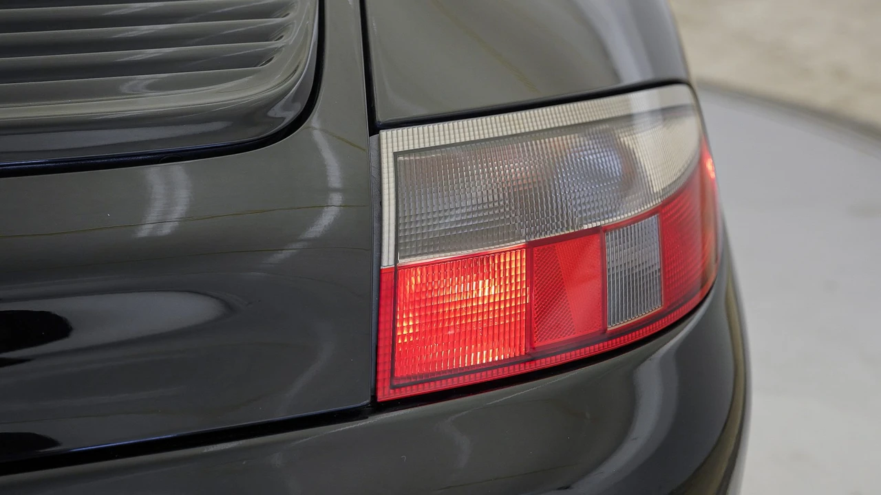 2003 Porsche 996 Carrera - Image 26 of 31