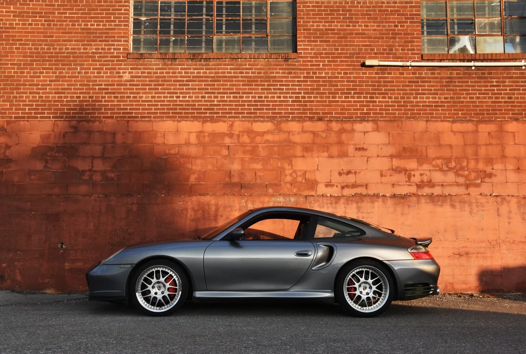 2003 Porsche 996 Turbo - Image 9 of 31