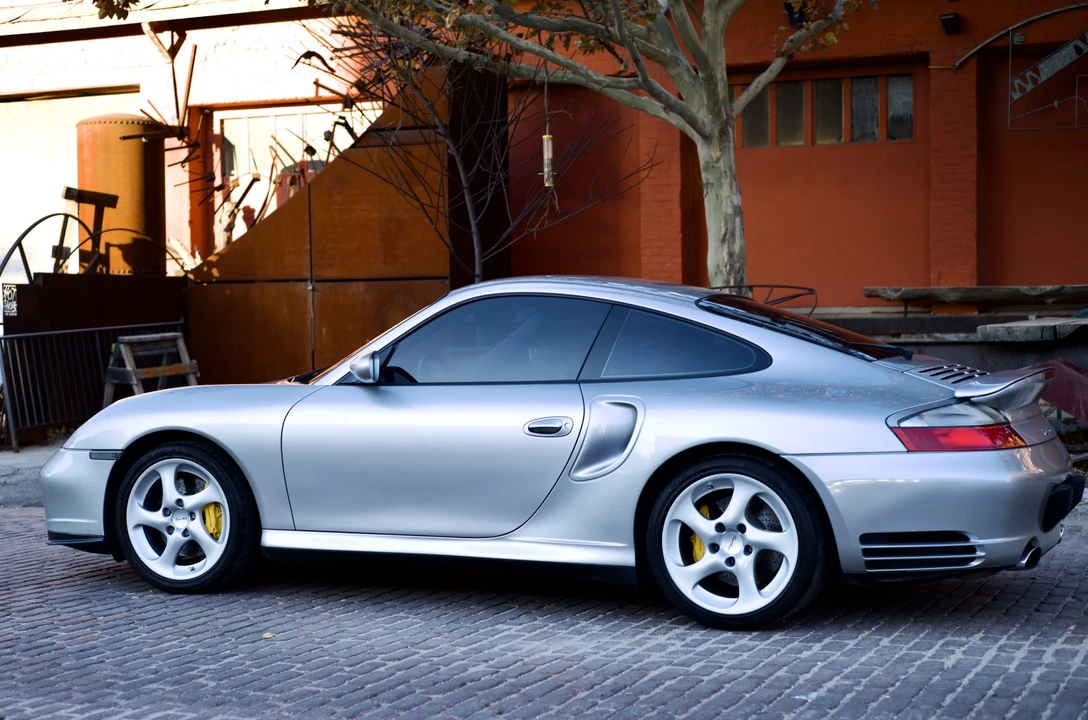 2003 Porsche 996 Turbo - Image 12 of 31