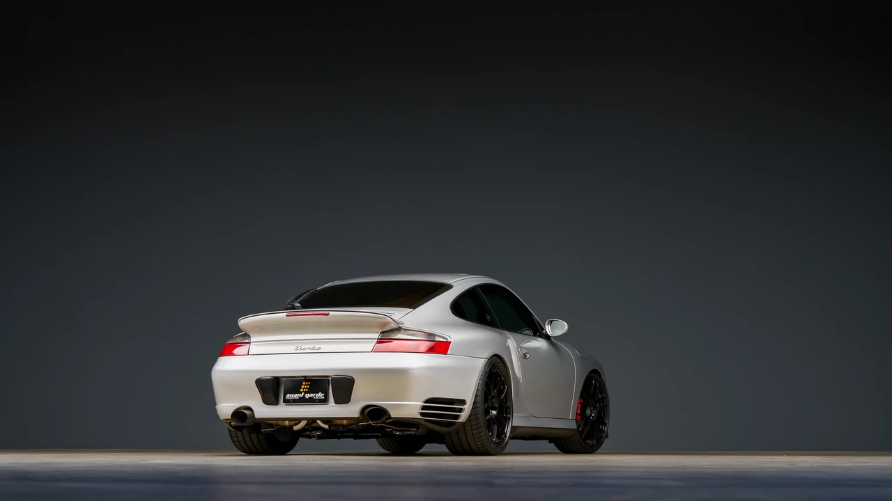 2003 Porsche 996 Turbo - Image 13 of 31