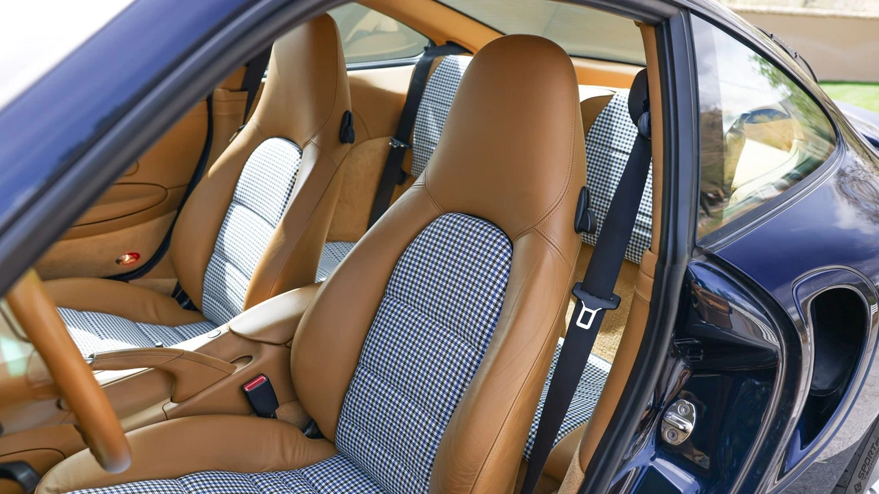 2003 Porsche 996 Turbo - Image 9 of 31