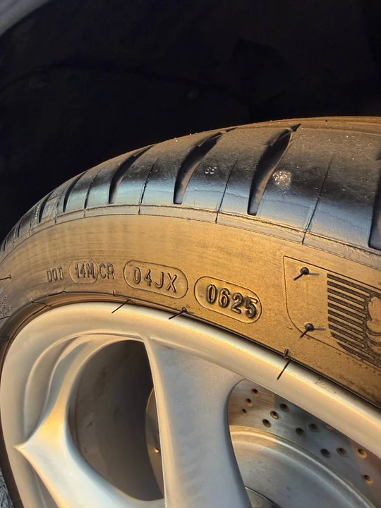 2003 Porsche 996 Carrera - Image 10 of 24