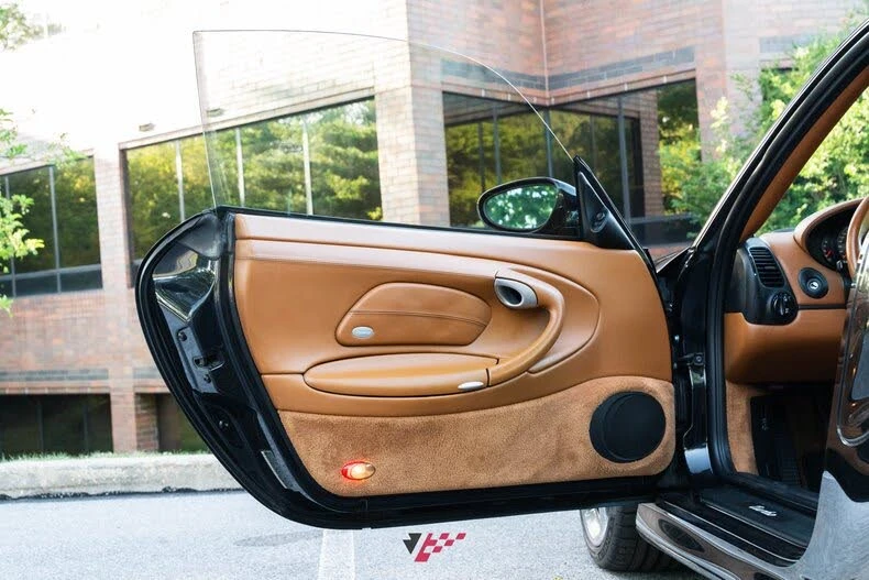 2003 Porsche 996 Carrera - Image 28 of 31