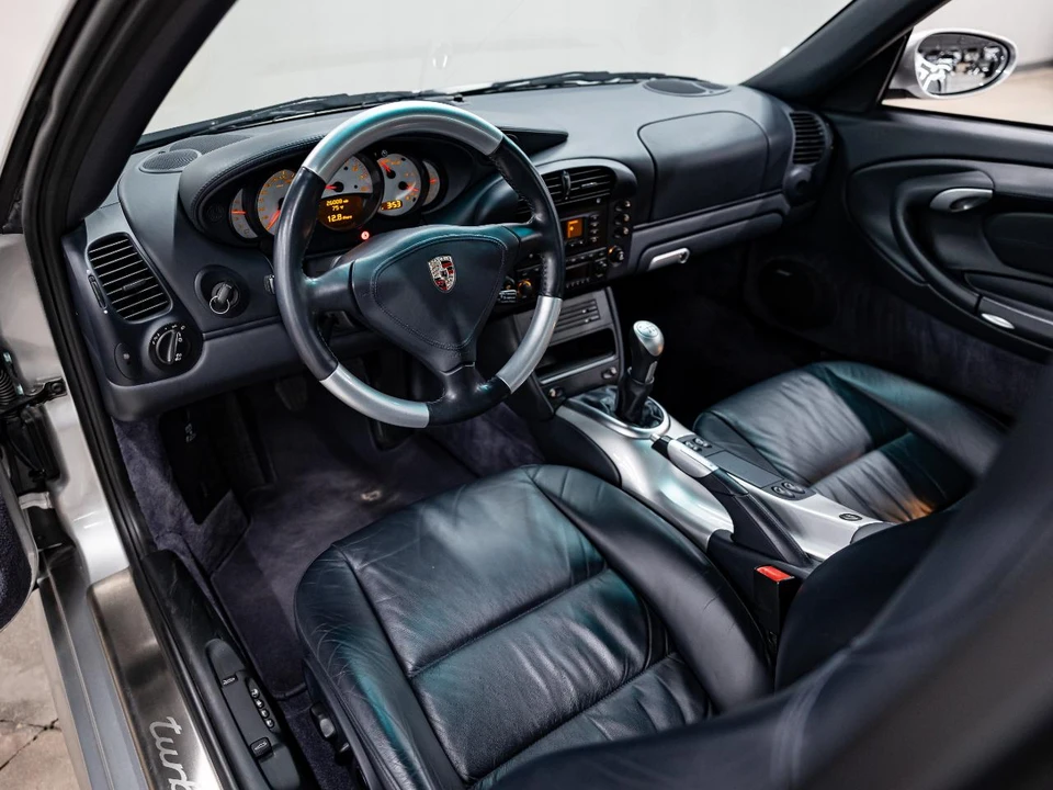 2003 Porsche 911 - Image 7 of 31