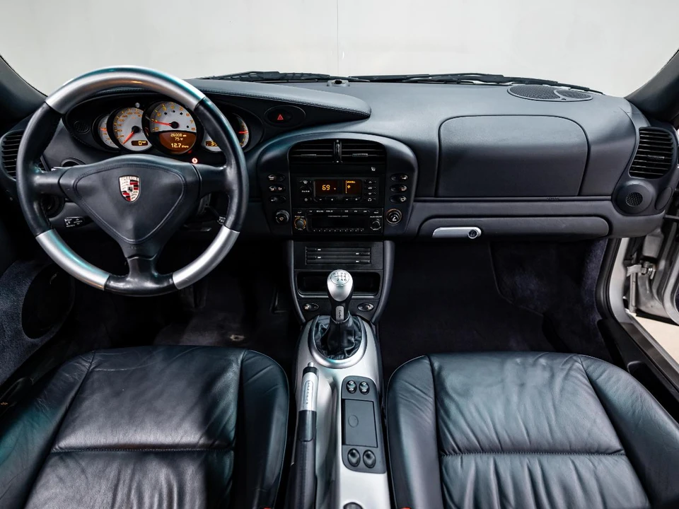 2003 Porsche 911 - Image 8 of 31