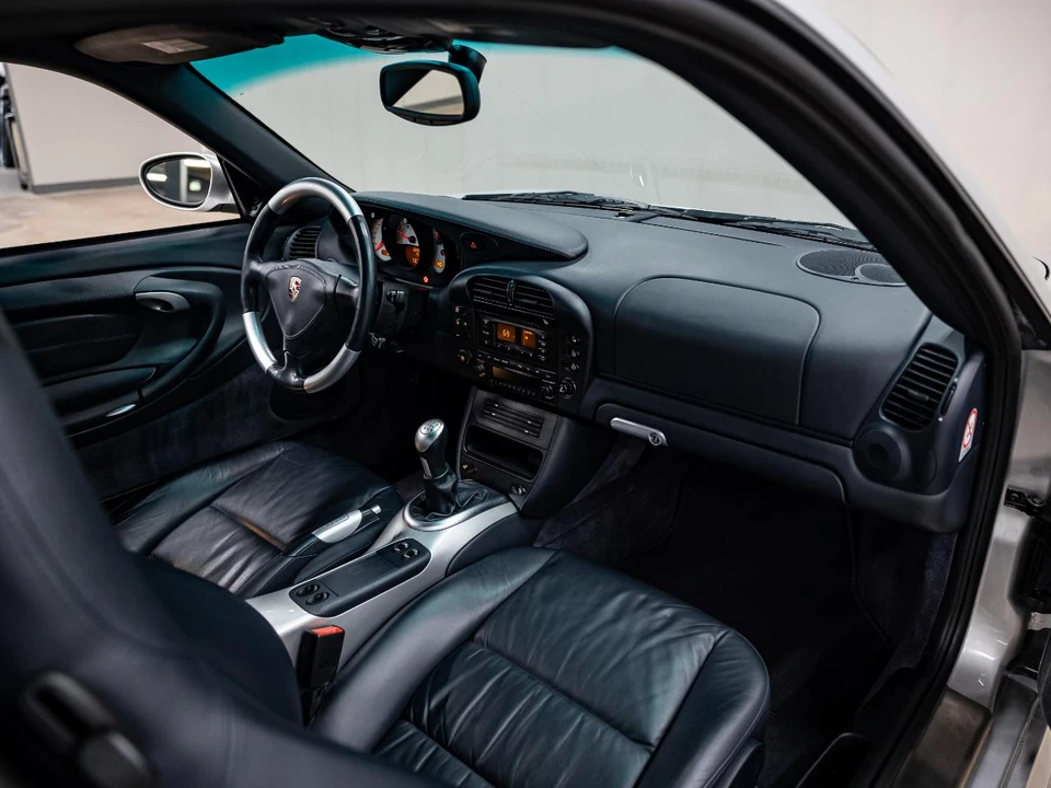 2003 Porsche 911 - Image 9 of 31
