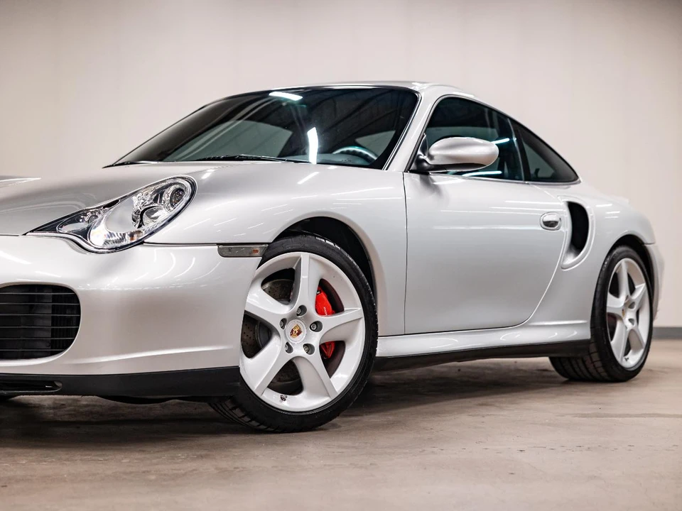 2003 Porsche 911 - Image 16 of 31